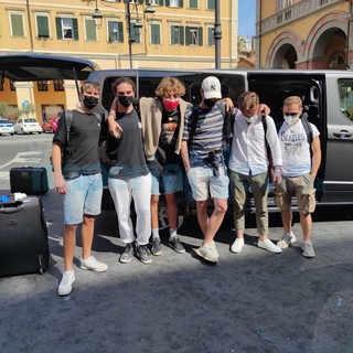 Arrivati in Italia gli otto ragazzi bloccati a Malta per la quarantena, un genitore: "Ci siamo sentiti trascurati dalle nostre istituzioni" Arrivati in Italia gli otto ragazzi bloccati a Malta per la quarantena, un genitore: "Ci siamo sentiti trascurati dalle nostre istituzioni"