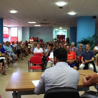 Vallecrosia: lunedì prossimo alle 19 alla sala Polivalente la Giunta Biasi organizza un nuovo incontro pubblico con la popolazione sul tema 'Città della Famiglia' Vallecrosia: lunedì prossimo alle 19 alla sala Polivalente la Giunta Biasi organizza un nuovo incontro pubblico con la popolazione sul tema 'Città della Famiglia'