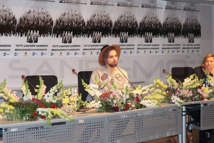 #Sanremo 2016: Alessio Bernabei risponde alle accuse di plagio: "Anche Tiziano Ferro ha fatto una carriera sui plagi” #Sanremo 2016: Alessio Bernabei risponde alle accuse di plagio: "Anche Tiziano Ferro ha fatto una carriera sui plagi”