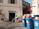 Sanremo: pila di cartoni in pieno centro, la piccata segnalazione con foto di una cittadina