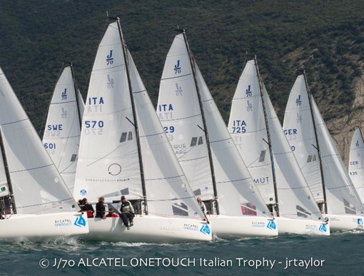 Vela J/70: al via l'Alpen Cup, combinata Malcesine - Riva del Garda ad alto tasso di internazionalità Vela J/70: al via l'Alpen Cup, combinata Malcesine - Riva del Garda ad alto tasso di internazionalità