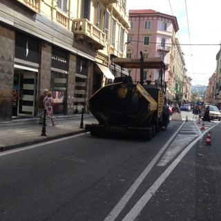 Sanremo: lunedì 18 maggio, senso unico alternato in Via Roma per la realizzazione di lavori di asfaltatura