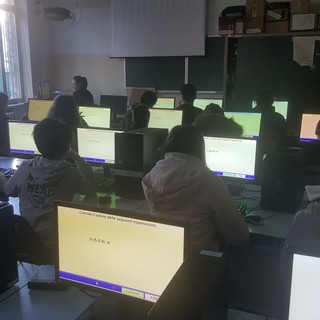 Vallecrosia: dopo il furto avvenuto l'anno scorso sono riprese le attività nell'aula informatica della scuola Andrea Doria