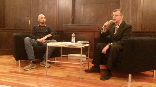 Imperia: serata Casapound, intervista al curatore del libro Andrea Lombardi ed al coordinatore regionale Giorgio Guazzini Imperia: serata Casapound, intervista al curatore del libro Andrea Lombardi ed al coordinatore regionale Giorgio Guazzini