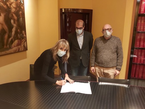 Sanremo: giornata storica per Amaie, ufficiale il conferimento in Rivieracqua. Pancotti “Finisce Amaie per come l'abbiamo conosciuta 110 anni fa, inizia una nuova sfida” Sanremo: giornata storica per Amaie, ufficiale il conferimento in Rivieracqua. Pancotti “Finisce Amaie per come l'abbiamo conosciuta 110 anni fa, inizia una nuova sfida”