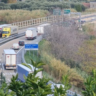 Autostrada A10: riaperto il tratto tra Celle e Arenzano: code in direzione Genova, Aurelia nel savonese in tilt Autostrada A10: riaperto il tratto tra Celle e Arenzano: code in direzione Genova, Aurelia nel savonese in tilt