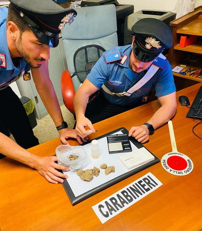 Sanremo: arrestato commerciante incensurato, aveva 250 grammi di eroina Sanremo: arrestato commerciante incensurato, aveva 250 grammi di eroina