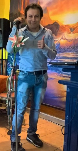 Al Bahama Star serata di karaoke ed apericena con esibizione dal vivo delle protagoniste di Alma Percorso Vocale Al Bahama Star serata di karaoke ed apericena con esibizione dal vivo delle protagoniste di Alma Percorso Vocale