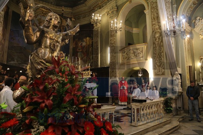 Sanremo: il commosso addio di Don Pasquale a Coldirodi, "Non sono contento, vado via per la sua volontà e per la mia obbedienza" Sanremo: il commosso addio di Don Pasquale a Coldirodi, "Non sono contento, vado via per la sua volontà e per la mia obbedienza"