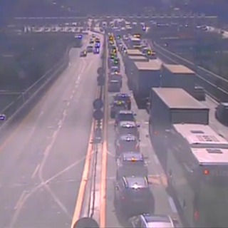 Esodo di Ferragosto, quattro chilometri di coda in autostrada tra Bordighera e Ventimiglia Esodo di Ferragosto, quattro chilometri di coda in autostrada tra Bordighera e Ventimiglia