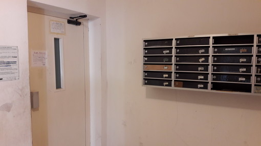 Ventimiglia: ascensore rotto da mesi alle case popolari, la denuncia di un condomino di 87 anni