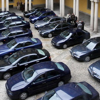 Imperia: discussione sulle scorte ad auto blu, il lettore Roberto cita un'inchiesta de 'L'Espresso' Imperia: discussione sulle scorte ad auto blu, il lettore Roberto cita un'inchiesta de 'L'Espresso'