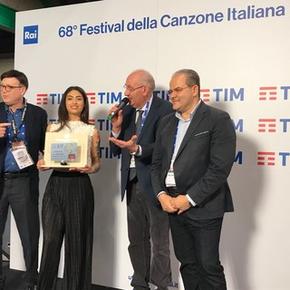 Alice Caioli riceve il premio AFI per le Nuove Proposte: stasera l'esordio sul palco dell'Ariston Alice Caioli riceve il premio AFI per le Nuove Proposte: stasera l'esordio sul palco dell'Ariston