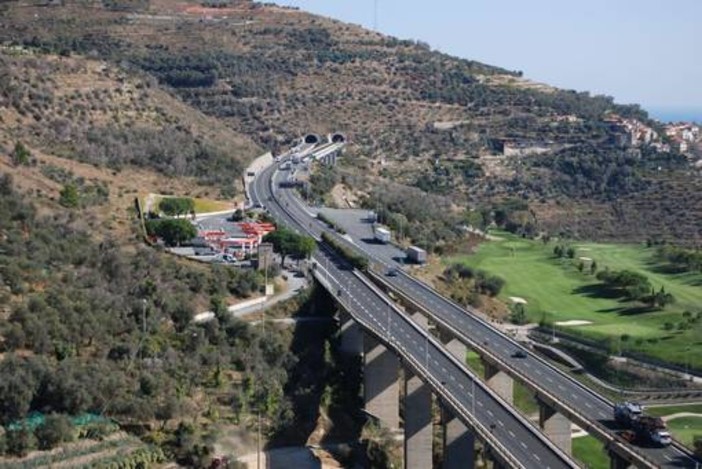 Autostrada Genova-Ventimiglia: i cantieri della prossima settimana tra Savona ed il Confine di Stato Autostrada Genova-Ventimiglia: i cantieri della prossima settimana tra Savona ed il Confine di Stato