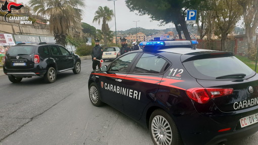 Favoreggiamento dell’immigrazione clandestina: un arresto in flagranza e 19 persone denunciate dai carabinieri di Bordighera Favoreggiamento dell’immigrazione clandestina: un arresto in flagranza e 19 persone denunciate dai carabinieri di Bordighera