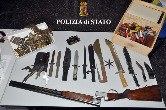 Ventimiglia: entrano per lo sfratto ma trovano un vero e proprio arsenale appartenente ad un 'collezionista'