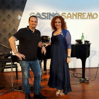 E’ Imperiese la cantante che accompagnerà con la sua voce la sfilata della stilista Elena Reggiani in occasione della fashion week di Milano E’ Imperiese la cantante che accompagnerà con la sua voce la sfilata della stilista Elena Reggiani in occasione della fashion week di Milano