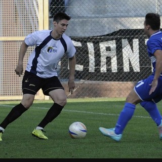 Calciomercato: il primo botto della sessione invernale è dell'Alassio FC, preso l'italo-argentino Agustin Battipiedi