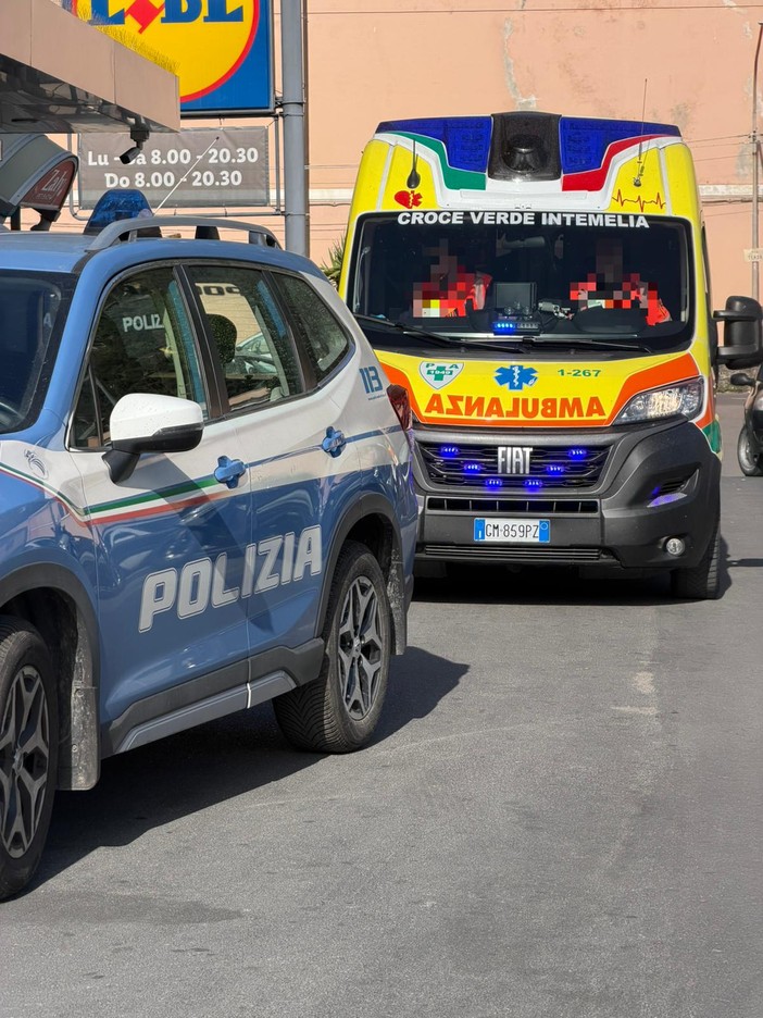 Ventimiglia, accusa un malore dopo essere stato aggredito: scattano i soccorsi (Foto) Ventimiglia, accusa un malore dopo essere stato aggredito: scattano i soccorsi (Foto)