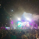 Arma di Taggia "torna" negli anni Novanta e si gode una settimana di Ferragosto tra luci, suoni e sorrisi Arma di Taggia "torna" negli anni Novanta e si gode una settimana di Ferragosto tra luci, suoni e sorrisi