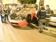 Sanremo: auto si ribalta in via Martiri dopo aver urtato diversi mezzi, l'alta velocità alla base dell'incidente