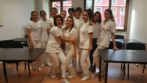 Conclusi gli esami di specializzazione estetica all'Accademia Formativa: ecco i nomi e come iscriversi al nuovo biennio in partenza lunedì prossimo Conclusi gli esami di specializzazione estetica all'Accademia Formativa: ecco i nomi e come iscriversi al nuovo biennio in partenza lunedì prossimo