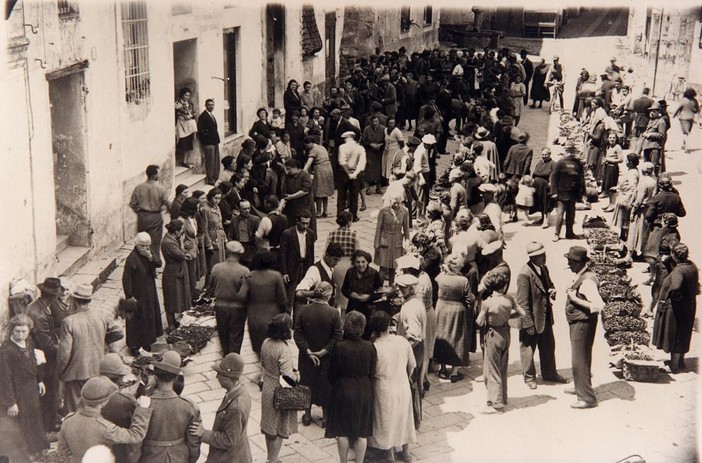 Antica foto del Mercato di Taggia