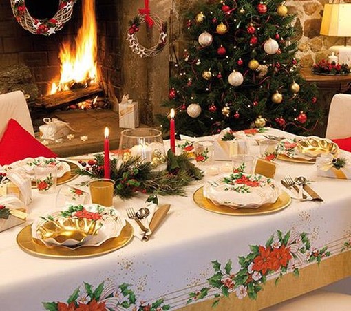 Come apparecchiare la tavola di Natale: ecco i consigli per concretizzare le vostre FestIDEE