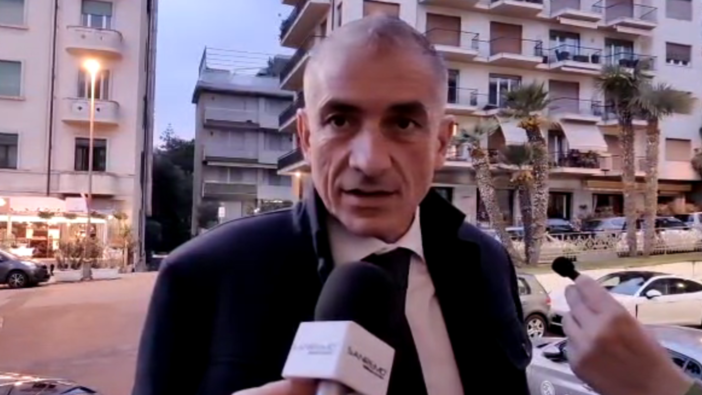 Covid, il sottosegretario alla Salute Costa a Sanremo: "L'obiettivo è arrivare al 1 maggio senza che sia più necessario il green pass" (video) Covid, il sottosegretario alla Salute Costa a Sanremo: "L'obiettivo è arrivare al 1 maggio senza che sia più necessario il green pass" (video)