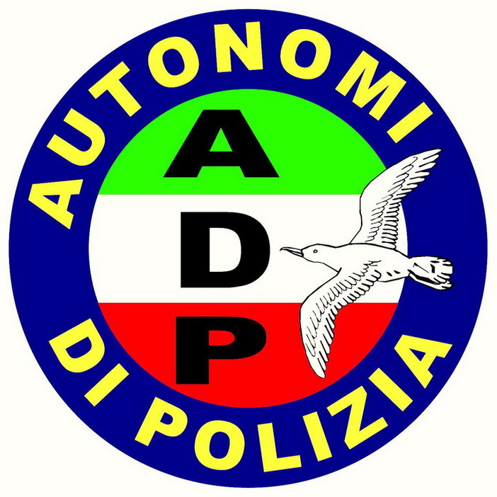 Sanremo il plauso degli Autonomi di Polizia ai colleghi che hanno salvato una donna "Senso del dovere e professionalità" Sanremo il plauso degli Autonomi di Polizia ai colleghi che hanno salvato una donna "Senso del dovere e professionalità"