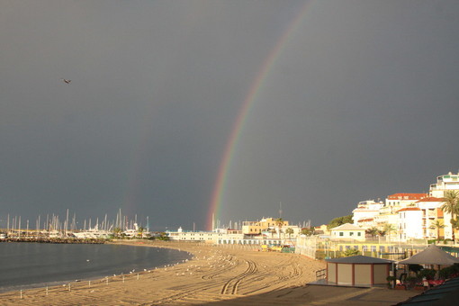 Sanremo: la città si è svegliata nel segno dell'arcobaleno