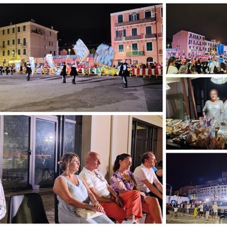 Agosto Medievale 2026, disfida di drappi e tamburi a Ventimiglia: in piazza Costituente va in scena l'Asteludo (Foto e video)