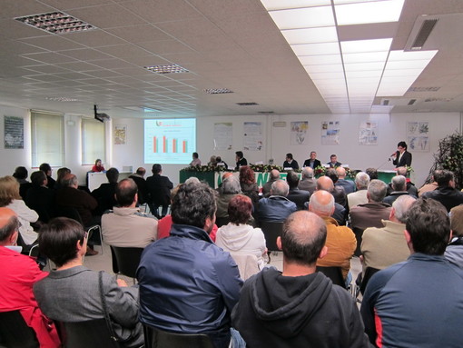 Sanremo: assemblea dei soci UcFlor. Cristina Banaudo "nuova governance e riutilizzo del mercato uniche soluzioni" Sanremo: assemblea dei soci UcFlor. Cristina Banaudo "nuova governance e riutilizzo del mercato uniche soluzioni"