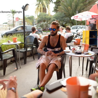Sanremo: dopo l'ospitata di ieri sera al Bay Club, pomeriggio di relax dell'attore Alex Belli Sanremo: dopo l'ospitata di ieri sera al Bay Club, pomeriggio di relax dell'attore Alex Belli