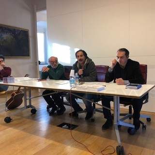 Ventimiglia: grande partecipazione alla Biblioteca Aprosiana per l’incontro con il regista Aldo Rapè autore del libro ‘Pert’ dedicato a Sandro Pertini