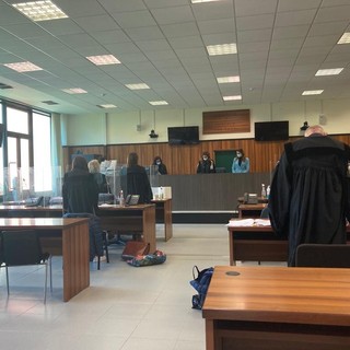 Imperia, oculista finisce a processo per lesioni gravi: la vittima risarcita con 5 mila euro