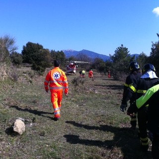 Non è grave il 66enne caduto da un albero nella zona di Gouta: portato in elicottero al Santa Corona Non è grave il 66enne caduto da un albero nella zona di Gouta: portato in elicottero al Santa Corona