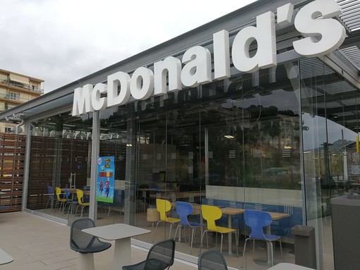 Imperia: da quest'oggi è aperto il McDonald’s di lungomare Vespucci, l'inaugurazione ufficiale l'11 novembre (Foto e Video) Imperia: da quest'oggi è aperto il McDonald’s di lungomare Vespucci, l'inaugurazione ufficiale l'11 novembre (Foto e Video)