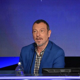 Amadeus saluta Sanremo: "È un Festival di tutti, ognuno nel suo ruolo. Grazie davvero"