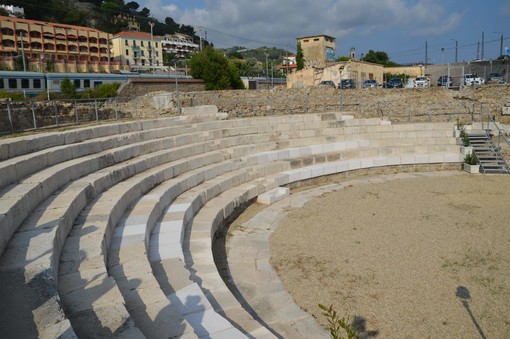 Al Comune di Ventimiglia il premio ‘Il Rivasco’ per la riapertura del Teatro Romano, la consegna sabato 22 settembre a Riva Ligure Al Comune di Ventimiglia il premio ‘Il Rivasco’ per la riapertura del Teatro Romano, la consegna sabato 22 settembre a Riva Ligure