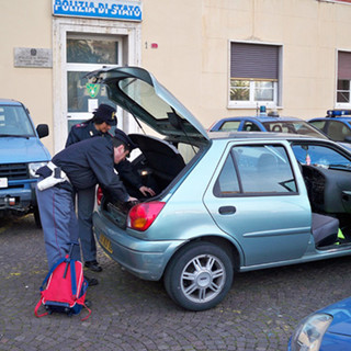 Ventimiglia: Polizia di Frontiera arresta passeur tunisino con 3 connazionali a bordo Ventimiglia: Polizia di Frontiera arresta passeur tunisino con 3 connazionali a bordo