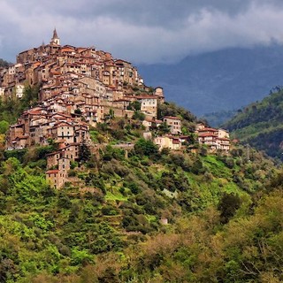 Apricale e Perinaldo nella top ten delle località più apprezzate dagli stranieri che vogliono comprare casa