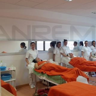 Arma di Taggia: si sono conclusi gli esami di specializzazione dell'Accademia Formativa Scuola di estetica Arma di Taggia: si sono conclusi gli esami di specializzazione dell'Accademia Formativa Scuola di estetica