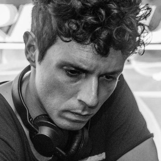 Il dj imperiese Adrien Moreau scelto per l'esclusivo party per i 20 anni de Le Vibrazioni