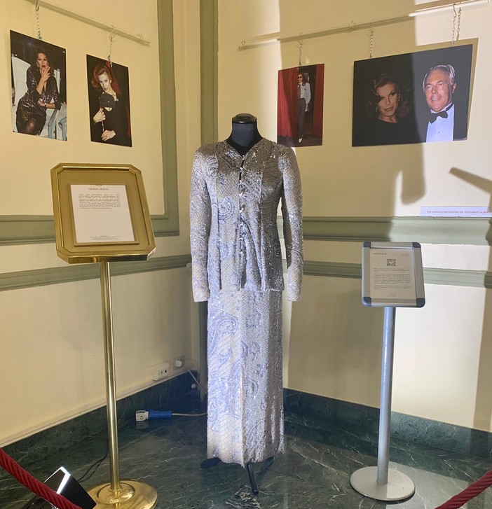 Al Casinò di Sanremo gli abiti di Milva in mostra, Armani: "Aveva un'eleganza innata che nasce dall'intelligenza" (foto) Al Casinò di Sanremo gli abiti di Milva in mostra, Armani: "Aveva un'eleganza innata che nasce dall'intelligenza" (foto)