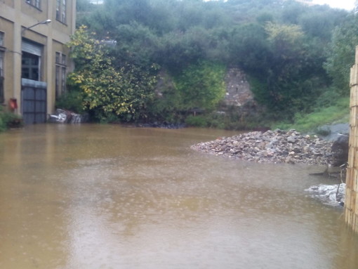 Imperia: allagato il piazzale dell'ex sottostazione elettrica in via Nazionale Imperia: allagato il piazzale dell'ex sottostazione elettrica in via Nazionale