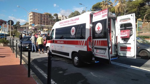 Imperia, incidente in via D'Annunzio: 90enne finisce in pronto soccorso