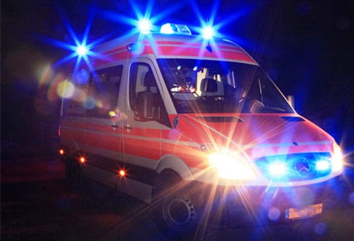 Vallecrosia: scontro auto-moto nella notte in via Aprosio, ventenne portato all'ospedale