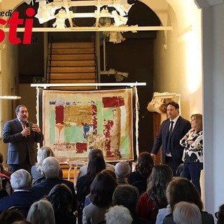 Intrecci di storia e cultura nella 'calata' dell'arazzo Scassa omaggio a Gribaudo (Foto e Video)