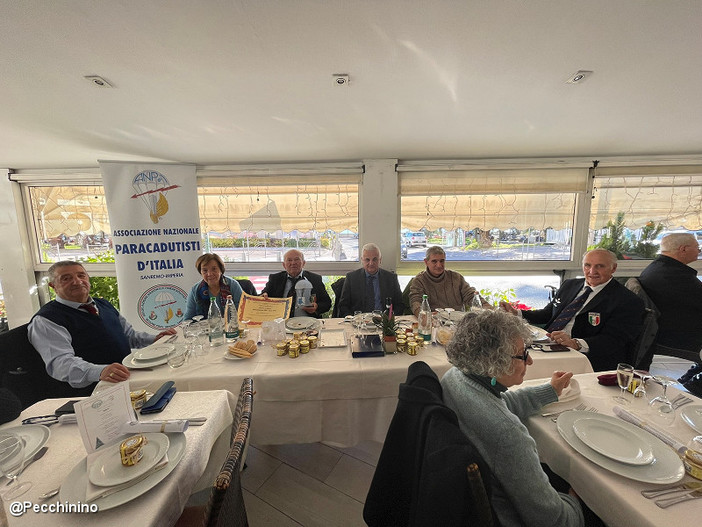Sanremo: pranzo degli auguri di Natale dell'Associazione Nazionale paracadutisti d'Italia (foto e video)